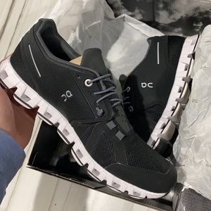 CLOUD 2.0 LIGHTWEIGHT BLACK RUNNING SHOE - MEN'S